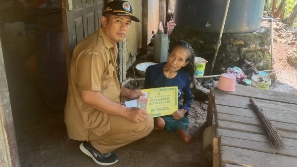 Realisasi BLT Desa Pucanglaban Tahap Dua: Ibu Tumi Terima Bantuan Alokasi April-Juni 2026